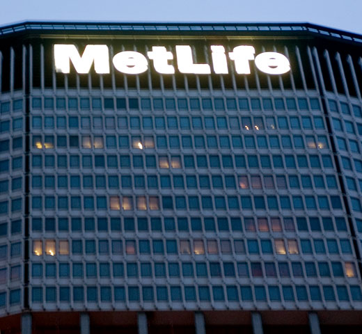 The Metlife building at dusk