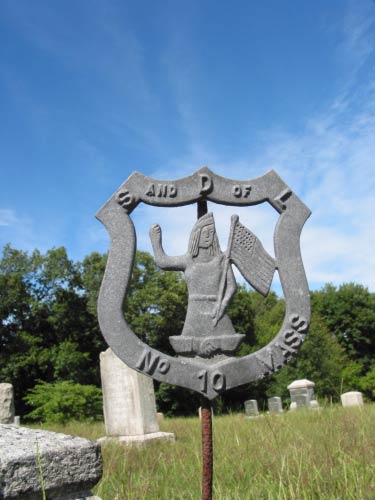 DAR grave marker at the  Edwards Church Cemetery in Saxonville Massachusetts